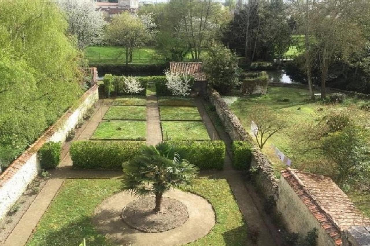 Апартаменти Les Jardins De La Seugne Жонзак Екстер'єр фото